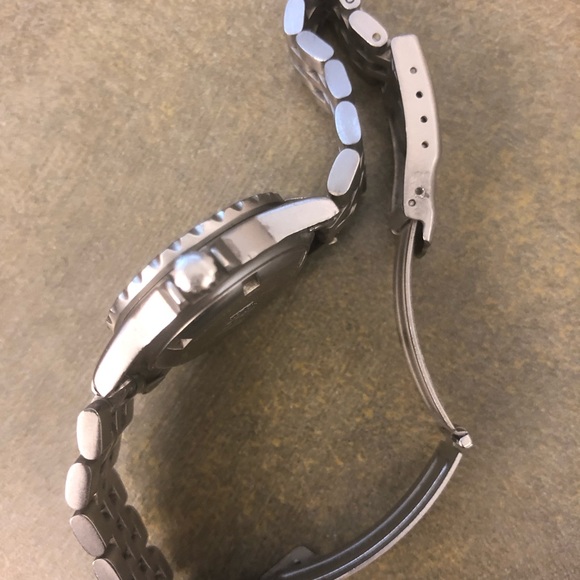 Tag Heuer Professional Watch - Picture 2 of 3